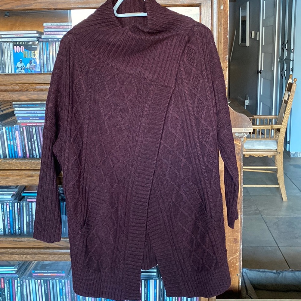 “Cloth” Chunky Knit Sweater Burgundy/Black with Raglan Sleeves Size Medium